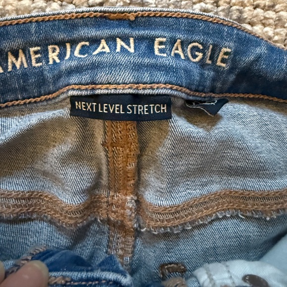 AE Next Level High-Waisted Ripped Denim Short Short Sz 4 - Picture 5 of 7